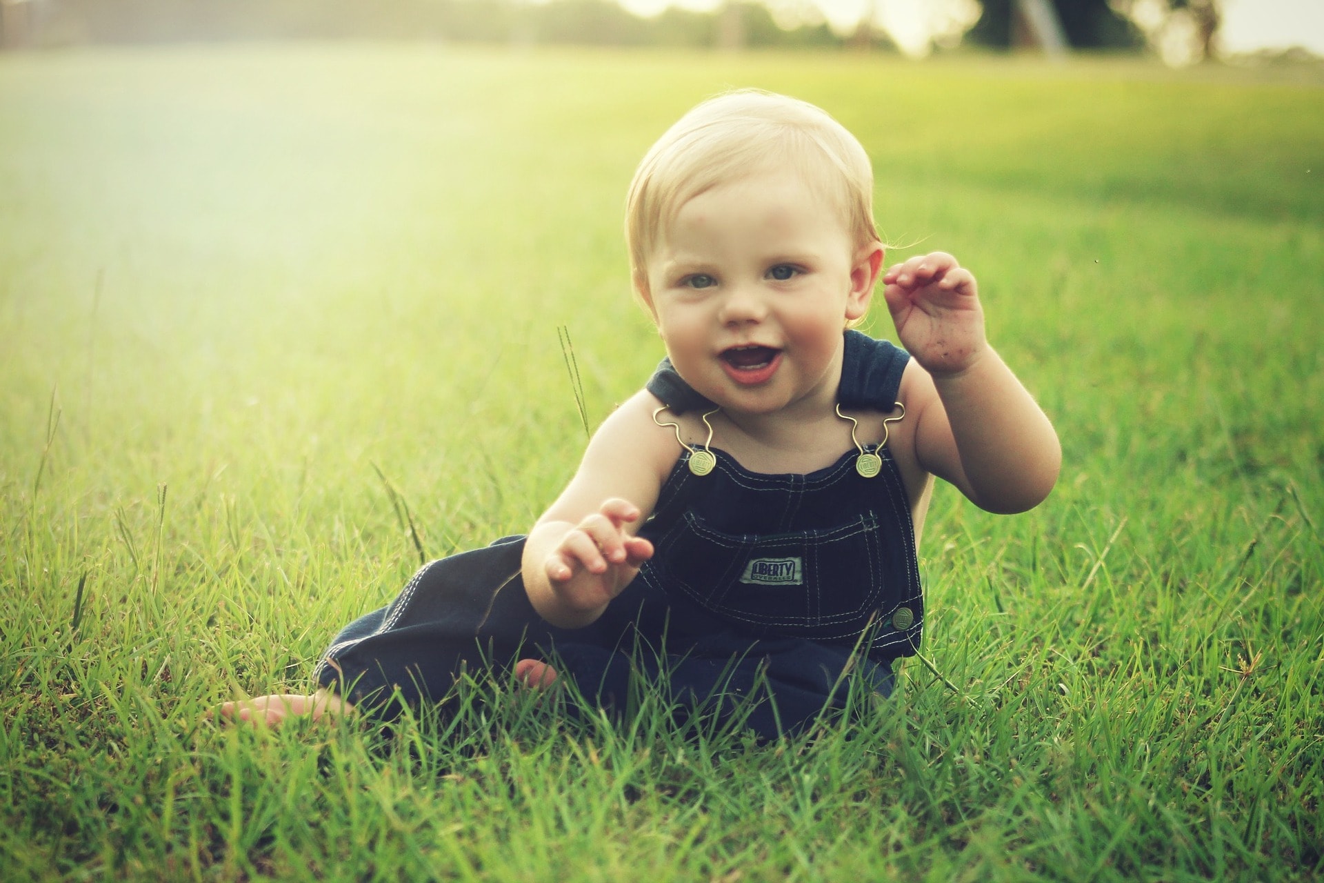 Infants expect leaders to right wrongs