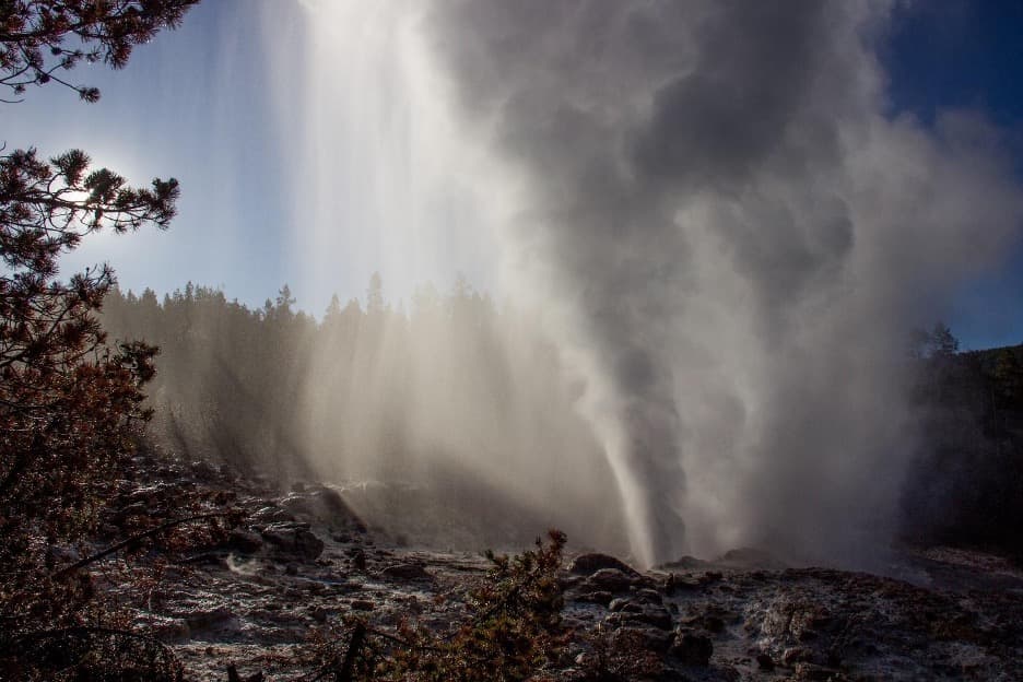 A mysterious reawaking of the world’s tallest geyser from decades of sleep