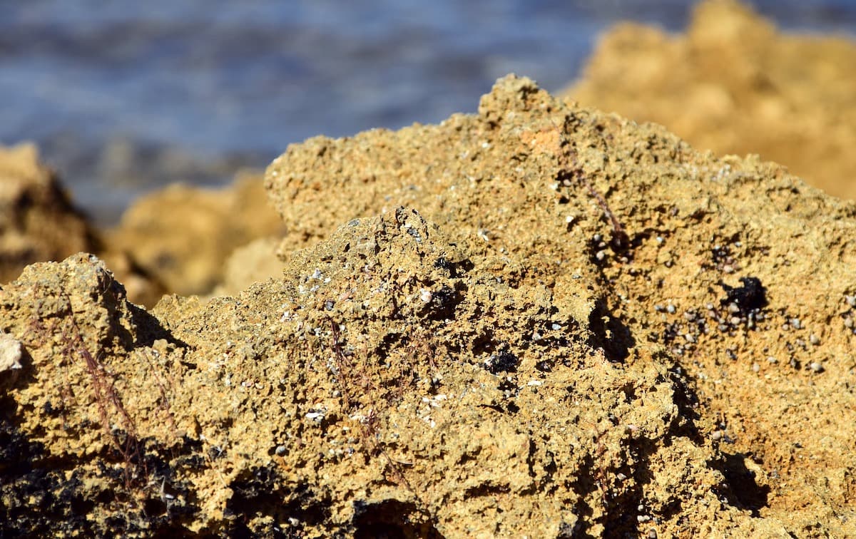 Compressed air energy storage: a technology that (porous) rocks!