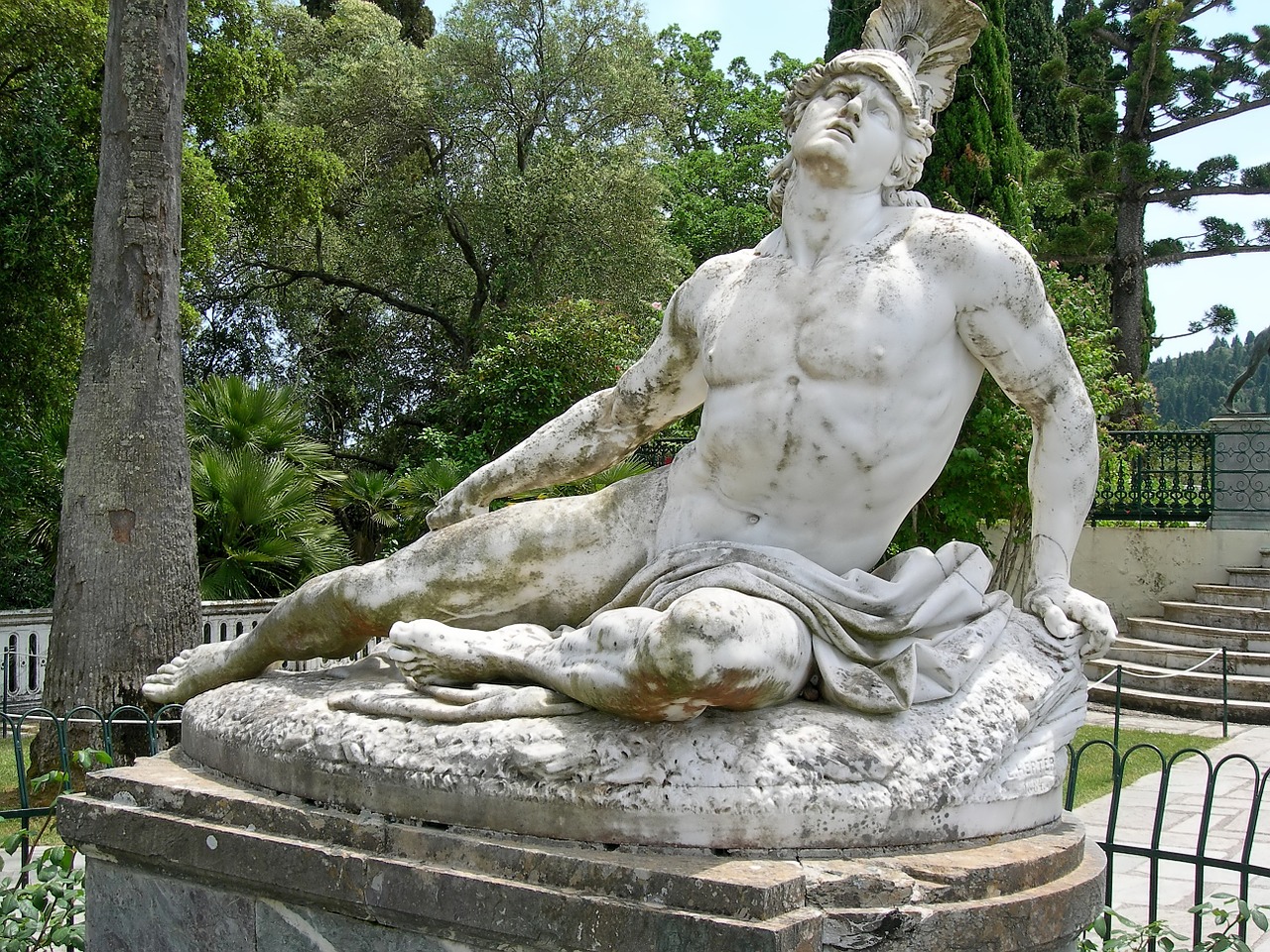 Achilleas Thniskon (Dying Achilles), Corfu Achilleion.