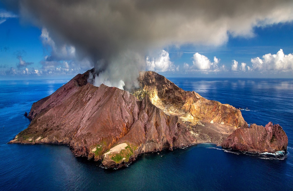 https://www.thesciencebreaker.org/storage/breaks/images/solving-the-bermuda-mystery-an-island-that-tells-a-story-of-a-new-way-to-form-volcanoes/solving-the-bermuda-mystery-an-island-that-tells-a-story-of-a-new-way-to-form-volcanoes.jpeg